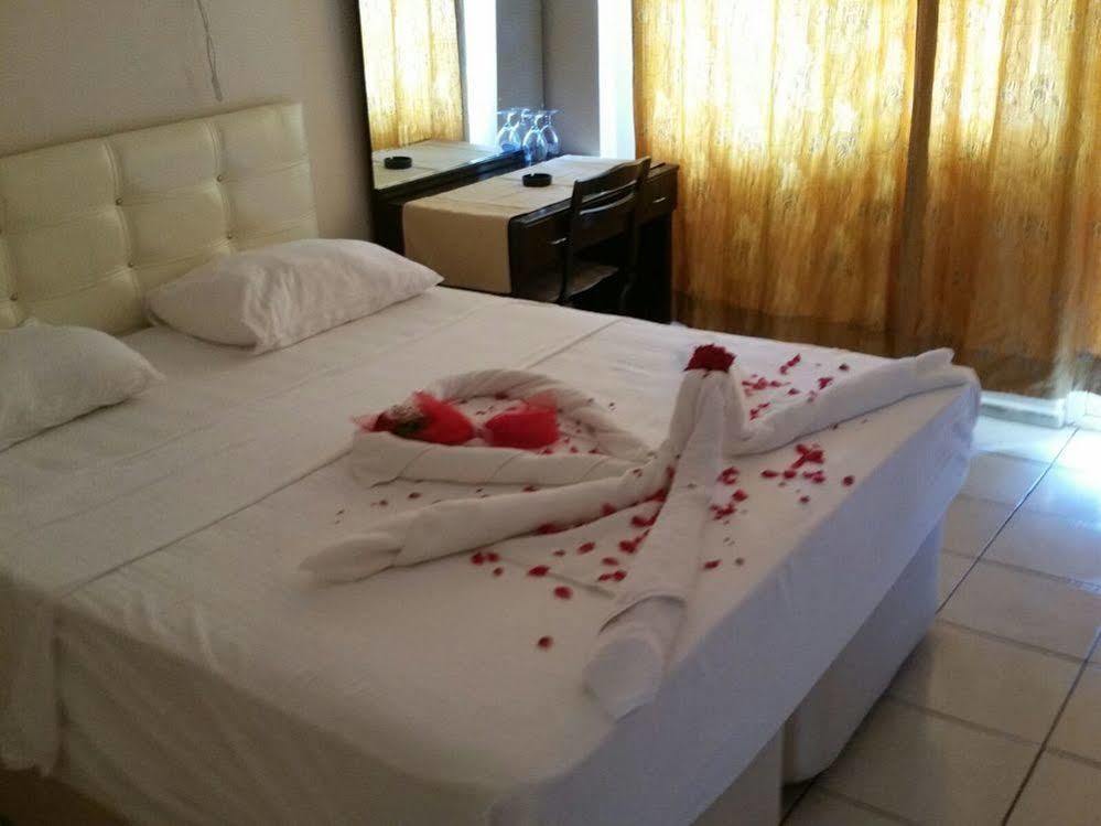 La Vita Beach Hotel 马尔马里斯 外观 照片